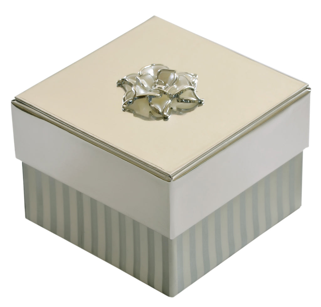 Handcrafted gift box made in Silver and White paper.